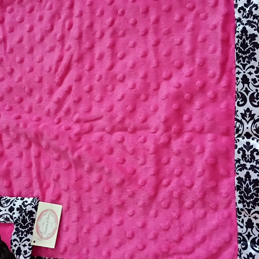 Pink and Black Patterned Baby Blanket NWT Room Accent - Picture 6 of 6